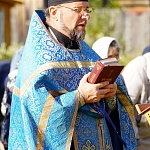 В Рождественском состоялся молебен в день престольного праздника руинированного храма